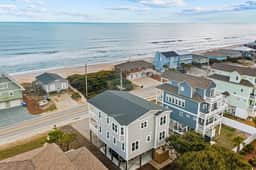 Luxe 4Bed Retreat w/ocean views & pvt beach access - Image 4