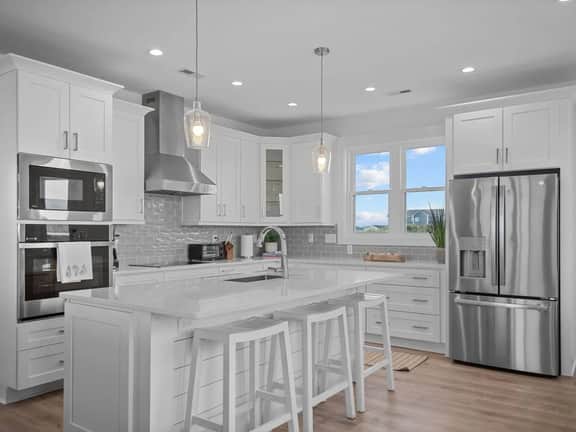 Luxe 4Bed Retreat w/ocean views & pvt beach access - Image 5
